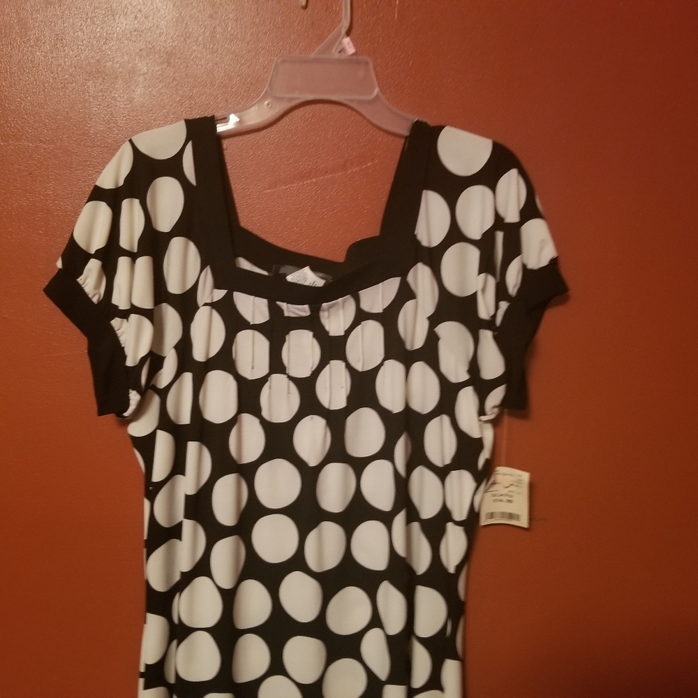 Dress - Picture 2 of 2